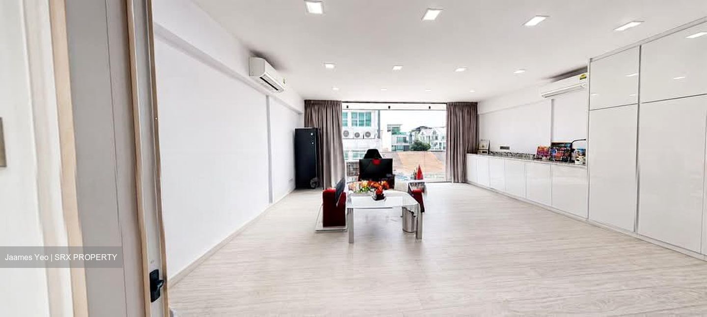Everitt Road North (D15), Terrace #597600731